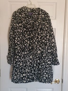 EUC Roman's Black & White Animal Print Coat Size M 14/16